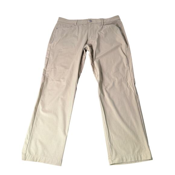 Swiss Tech Light Weight Khaki size 38 x30 - Picture 1 of 7